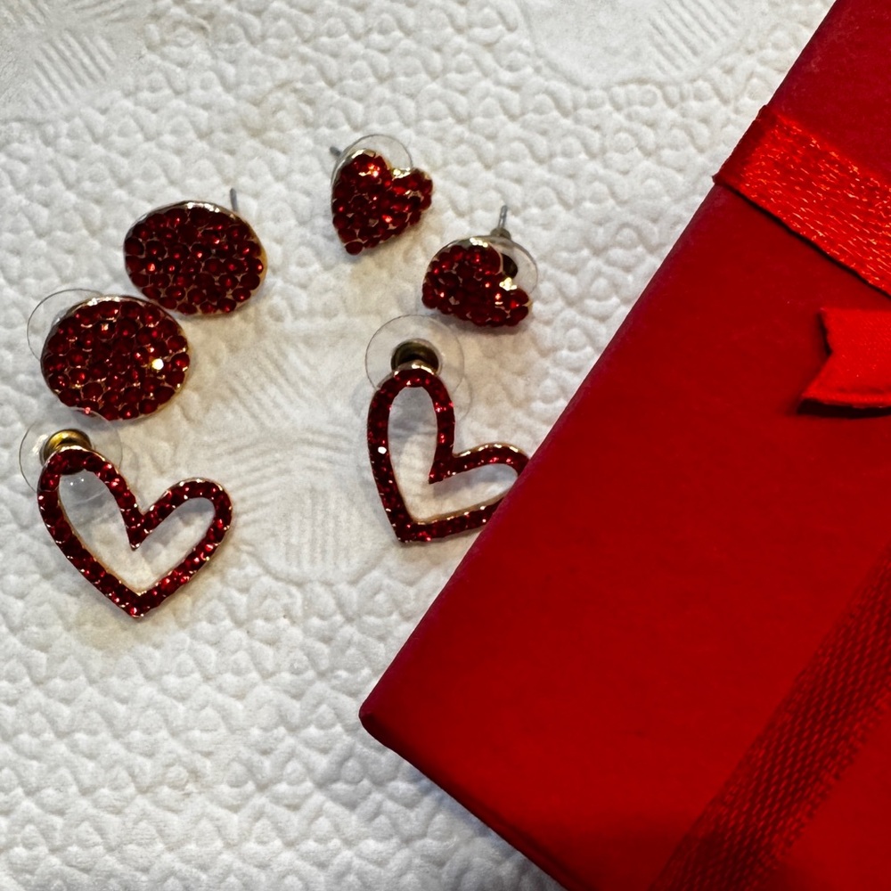 NIB 3prs VALENTINES Elegant Red Crystal Earrings Hearts BLING Shiny Sparkling - Picture 7 of 8